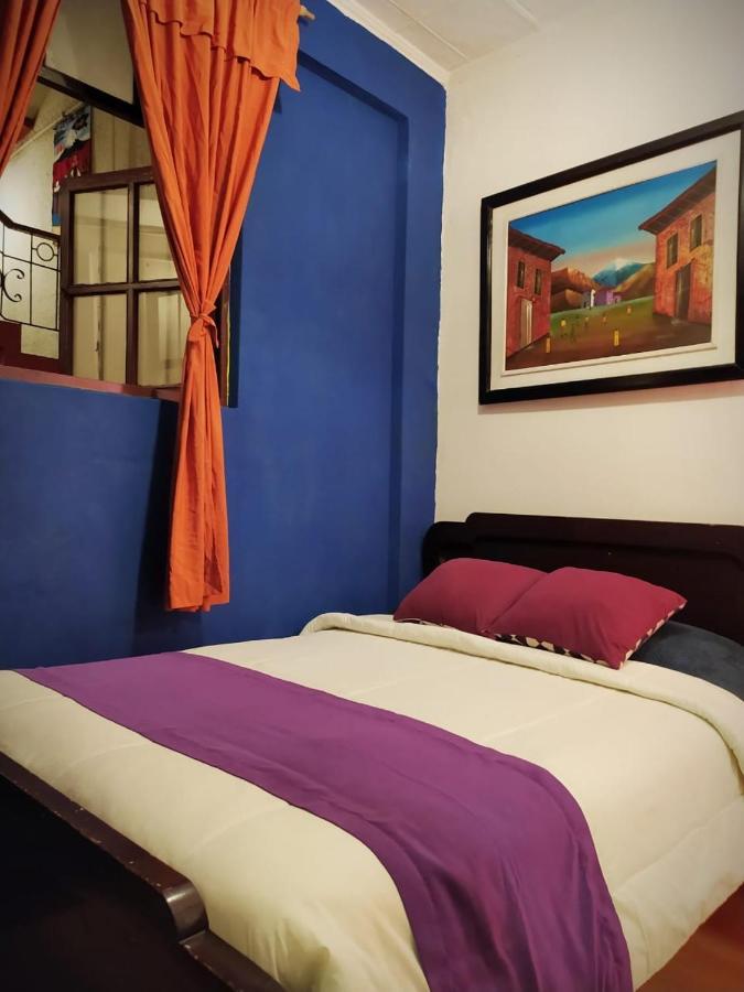 Hostal La Casa Tolena Quito - Ecuador Ξενοδοχείο Εξωτερικό φωτογραφία
