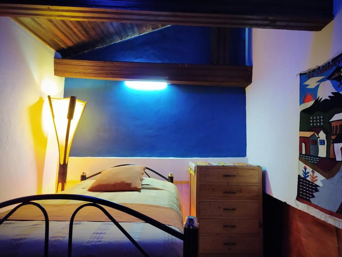 Hostal La Casa Tolena Quito - Ecuador Ξενοδοχείο Εξωτερικό φωτογραφία