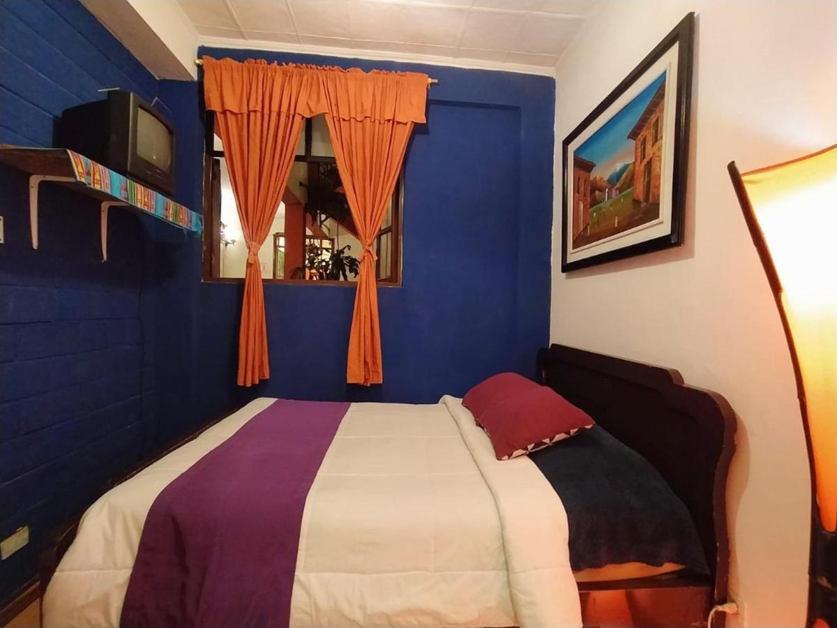 Hostal La Casa Tolena Quito - Ecuador Ξενοδοχείο Εξωτερικό φωτογραφία