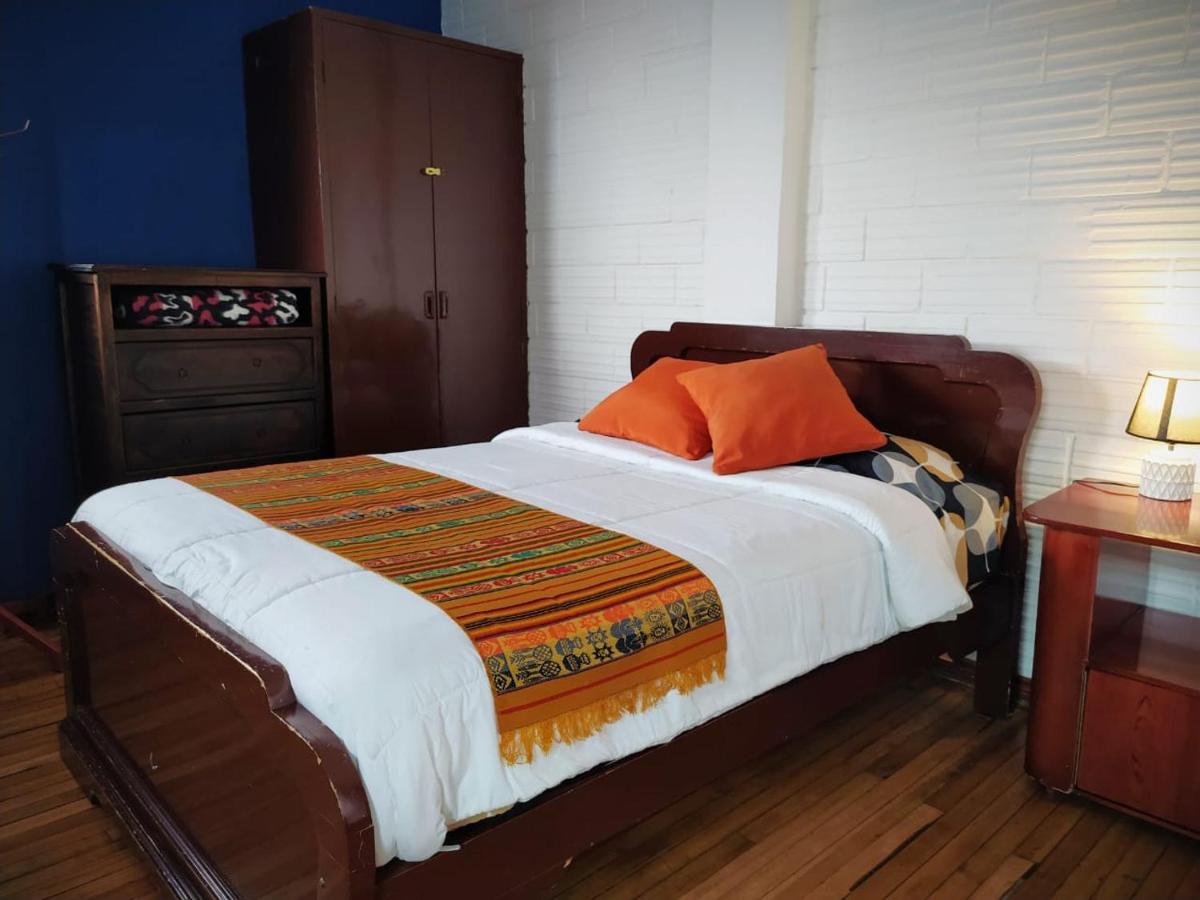 Hostal La Casa Tolena Quito - Ecuador Ξενοδοχείο Εξωτερικό φωτογραφία