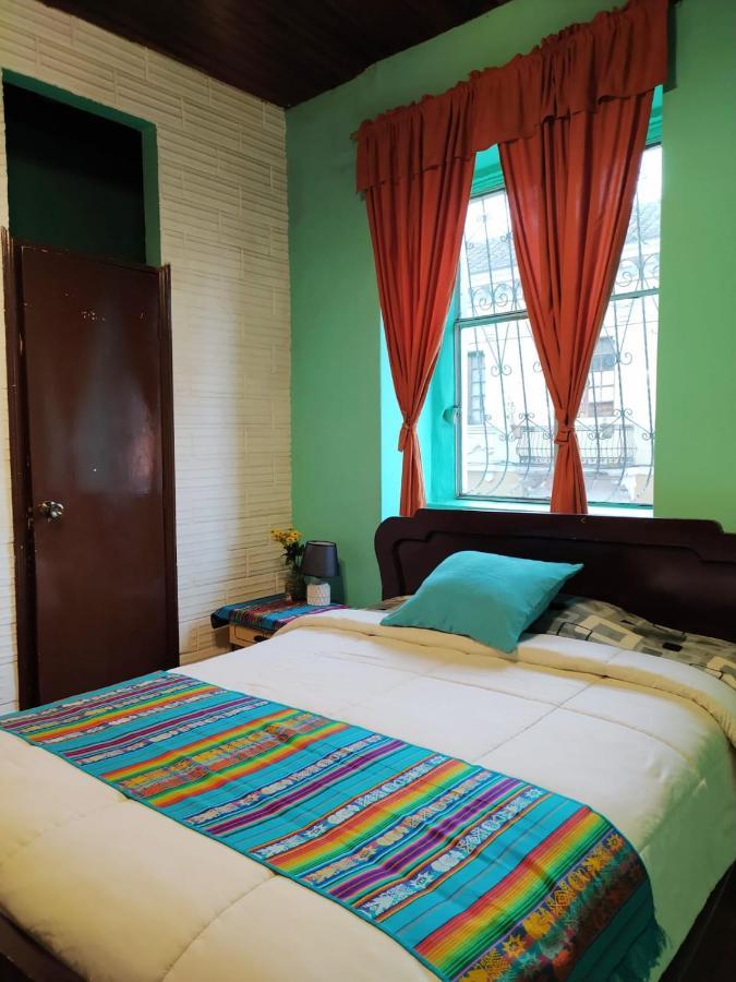 Hostal La Casa Tolena Quito - Ecuador Ξενοδοχείο Εξωτερικό φωτογραφία