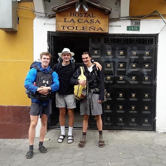 Hostal La Casa Tolena Quito - Ecuador Ξενοδοχείο Εξωτερικό φωτογραφία