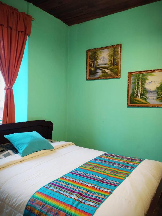 Hostal La Casa Tolena Quito - Ecuador Ξενοδοχείο Εξωτερικό φωτογραφία