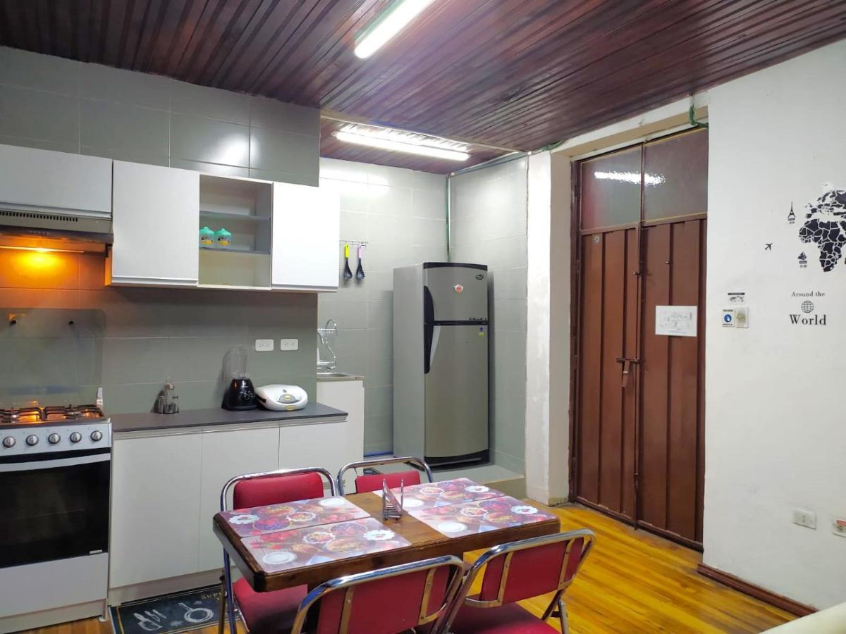 Hostal La Casa Tolena Quito - Ecuador Ξενοδοχείο Εξωτερικό φωτογραφία