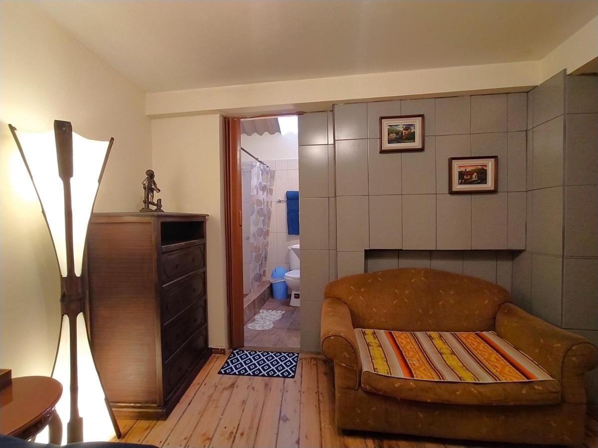 Hostal La Casa Tolena Quito - Ecuador Ξενοδοχείο Εξωτερικό φωτογραφία